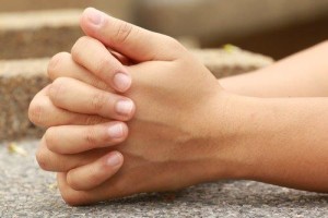 hands-clasped-trustinggod